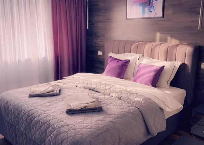 Апартаменти Lovely 2 In The Center Of The