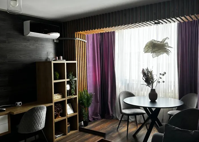 Lovely 2 In The Center Of The