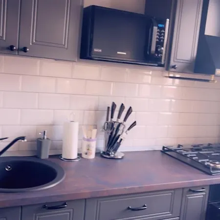 Lovely 2 In The Center Of The * Bükreş