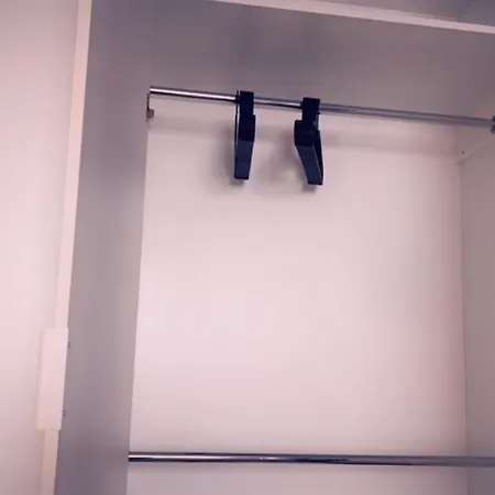 Lovely 2 In The Center Of The *