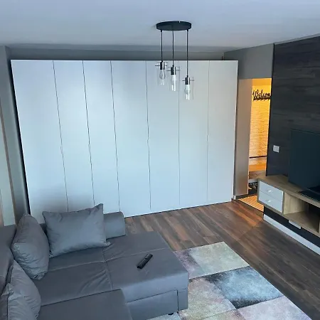 Lovely 2 In The Center Of The Daire Bükreş