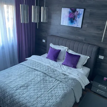 Lovely 2 In The Center Of The