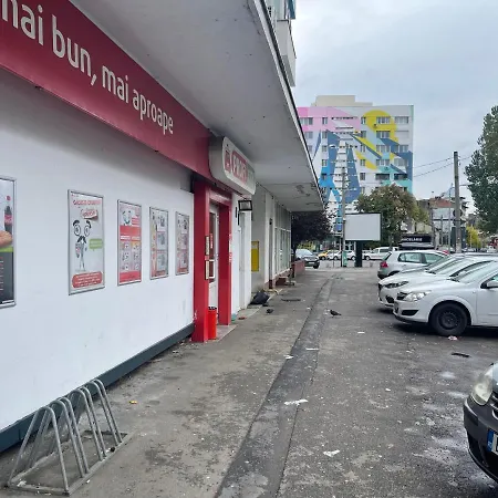 Lovely 2 In The Center Of The