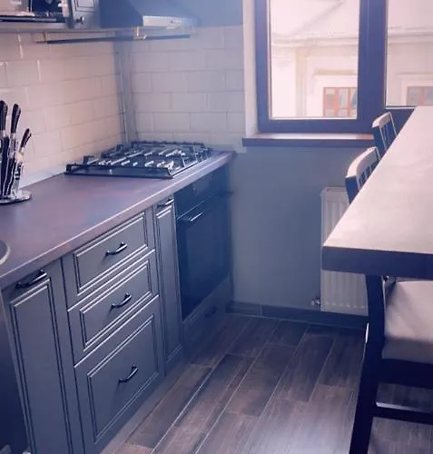 Lovely 2 In The Center Of The بوخارست