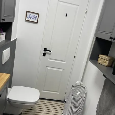 Lovely 2 In The Center Of The