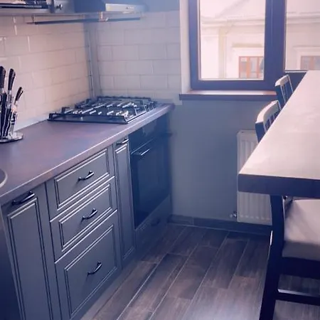 Lovely 2 In The Center Of The בוקרשט