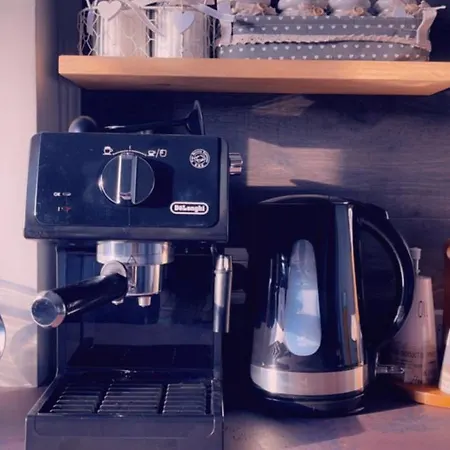 Lovely 2 In The Center Of The דירה