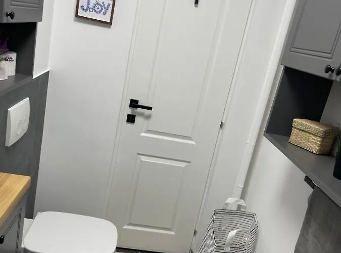 Lovely 2 In The Center Of The