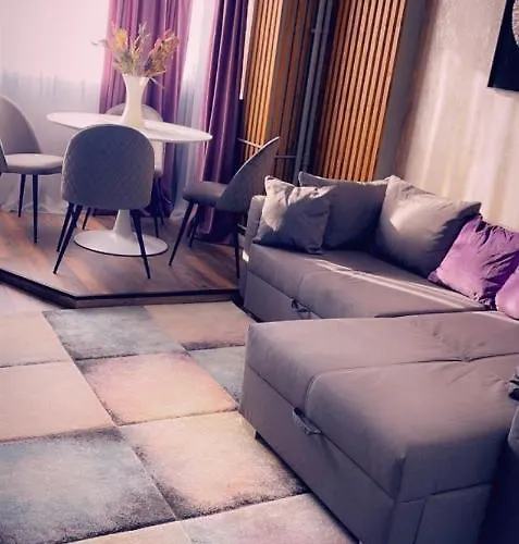 Lovely 2 In The Center Of The Boekarest