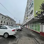 Lovely 2 In The Center Of The *